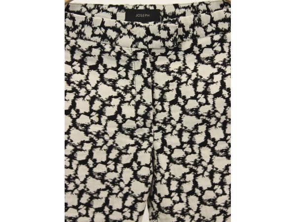 Broek met pantermotief in wit/zwart Joseph mt38