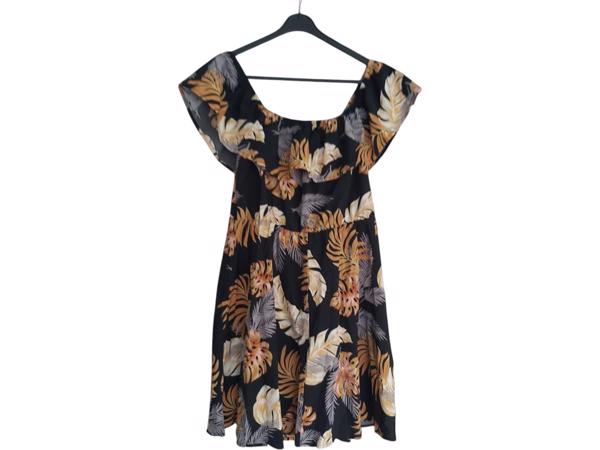 Shein off shoulder jurk L