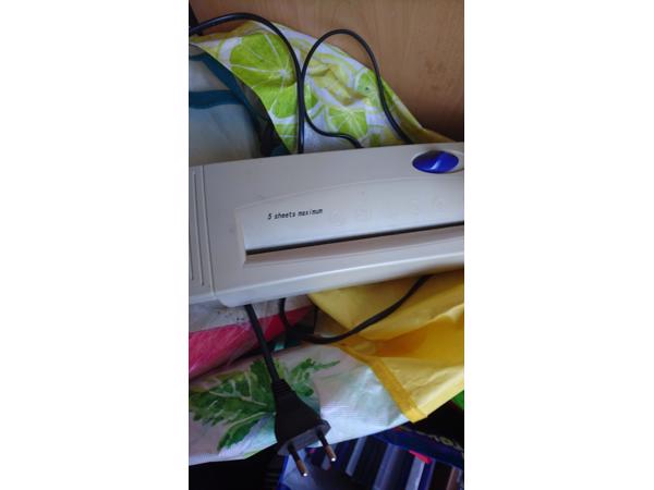 elektrische papiervernietiger/versnipperaar(max 5 vellen) te