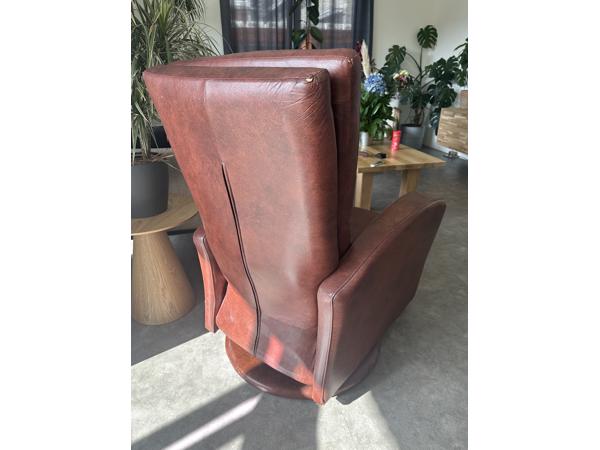 leren fauteuil met beensteun