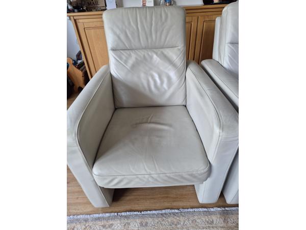 2 licht leder fauteuils