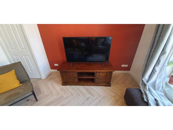 TV-meubel in nette staat (150x50)