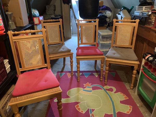 4 Houten stoelen, gratis af te halen
