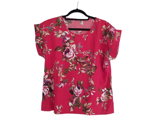 Shirt rood bloemen patroon M