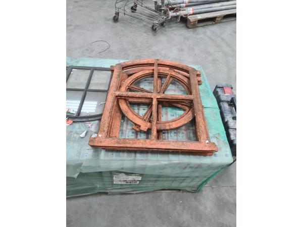 stal ramen , oude gietijzeren boerderij ramen