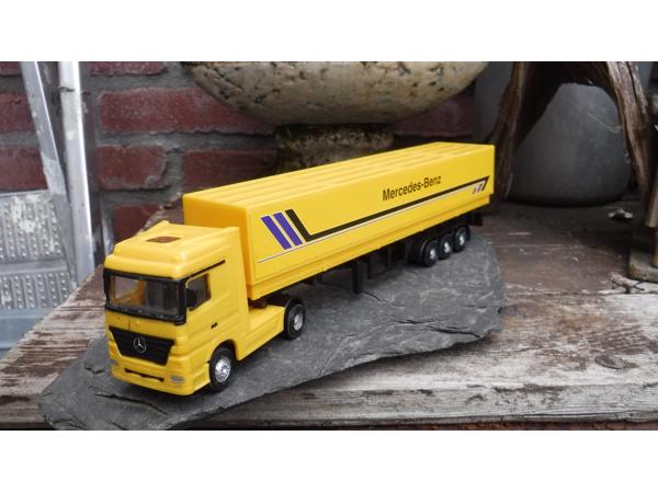 Schaalmodel mercedes actros