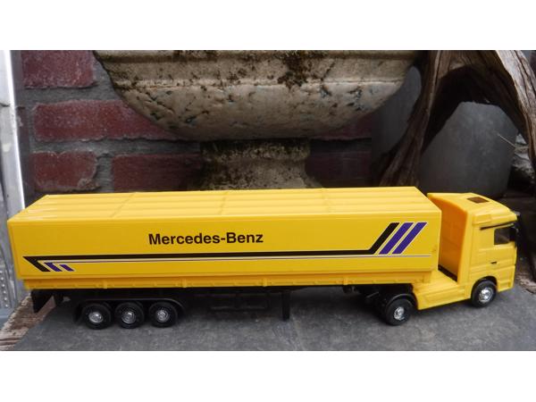 Schaalmodel mercedes actros