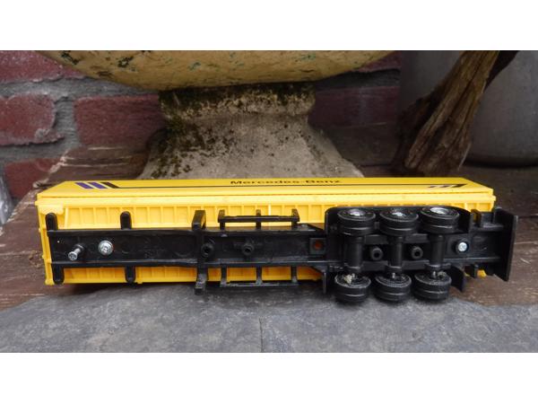 Schaalmodel mercedes actros