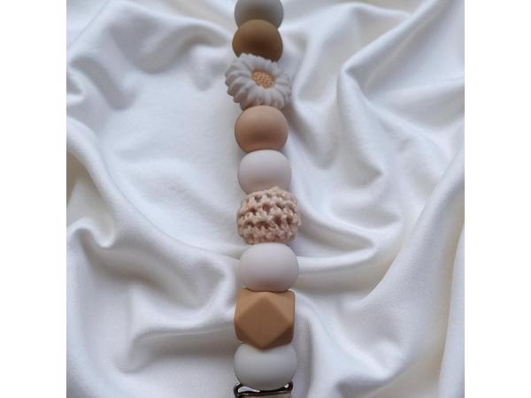 Speenkoord wit beige met wit bloemetje