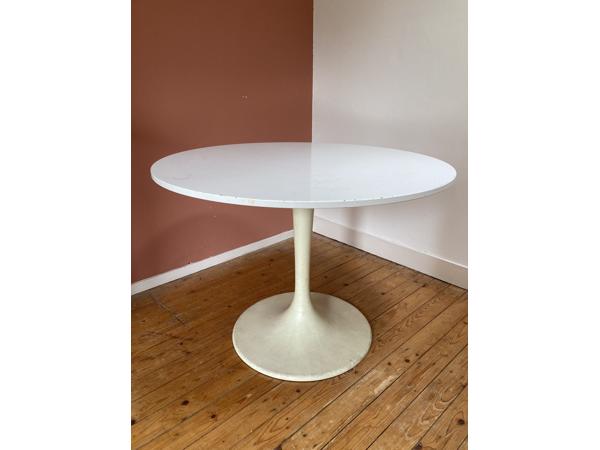 Ikea Docksta wit ronde tafel aangeboden
