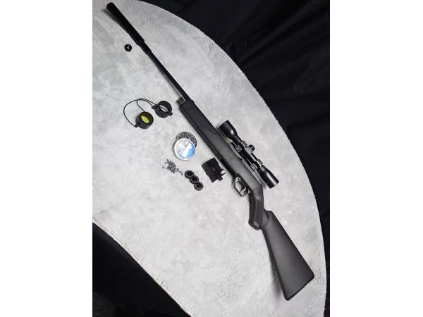 Crossman 1077 semi-automatische 12-schots repeater  (4,5mm)