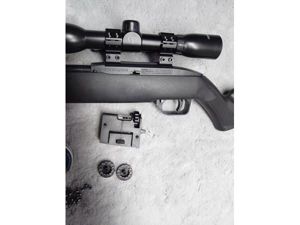 Crossman 1077 semi-automatische 12-schots repeater  (4,5mm)