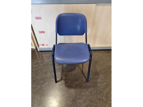 20 Stapelbare stoelen
