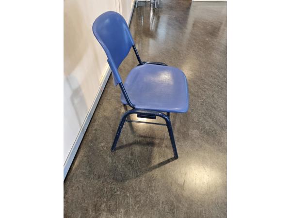 20 Stapelbare stoelen