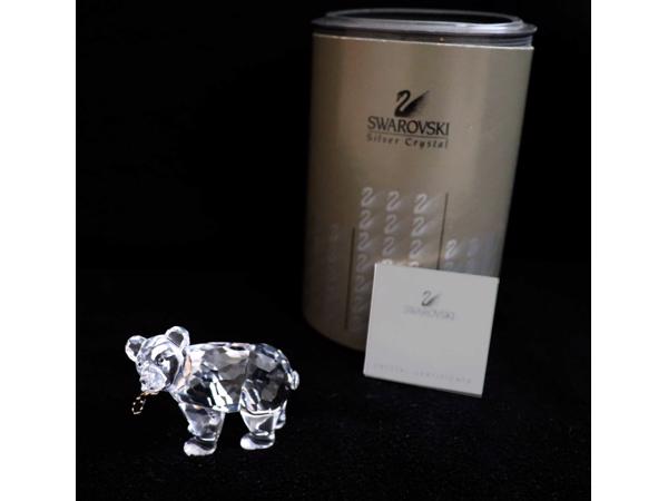 Swarovski-grizzlybeer met visje  met doos en certificaat