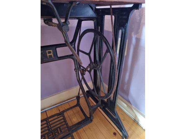 Singer trapnaaimachine