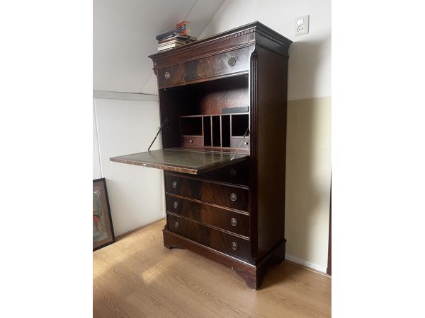 Secretaire