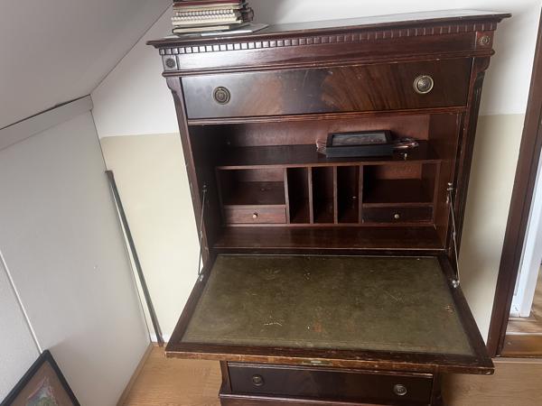 Secretaire