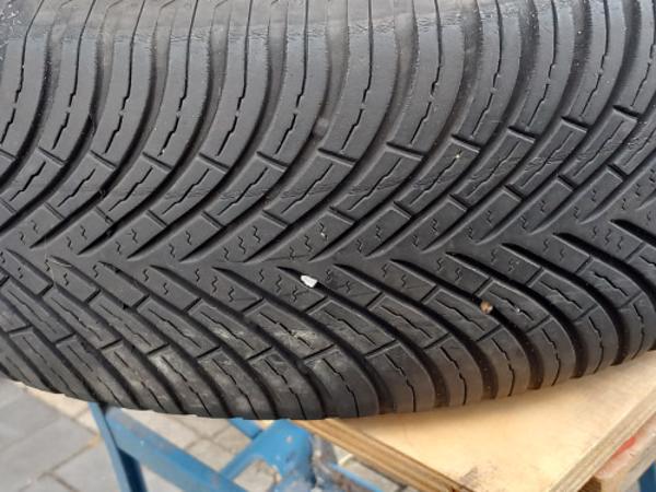 aangeboden  1 Vredestein band 205/ 55 R16