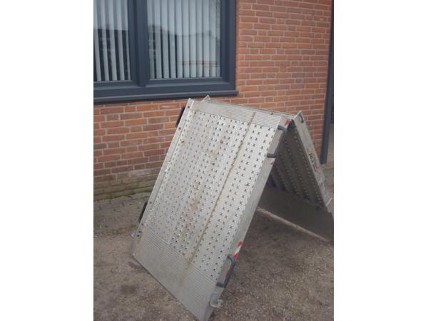 Altec opklabare auto-oprijplaat roelstoelhelling