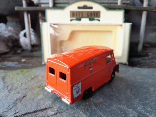 Morris LD 150 Royal Mail van