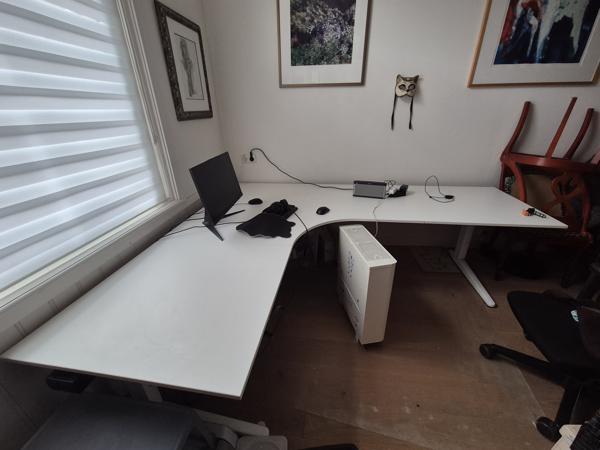 Groot Ahrend hoekbureau