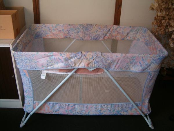 Opvouwbaar kinderbedje met matras 120 x 60