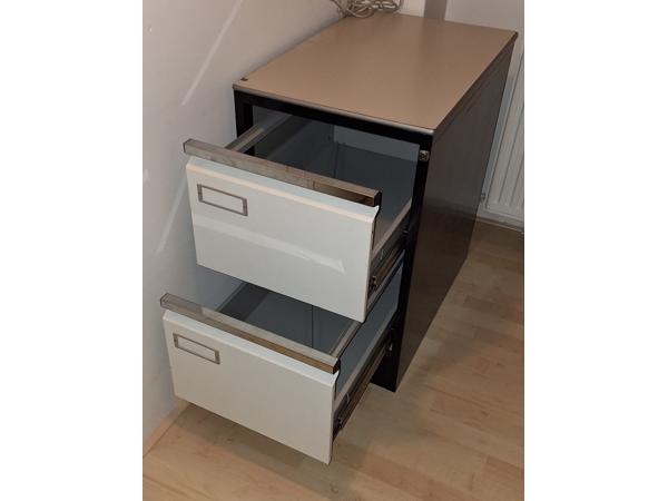 ARCHIEFKAST met laden