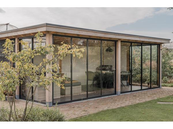 Maatwerk- Douglas houten bijgebouwen, tuinhuisjes