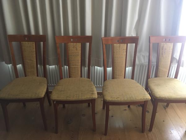 Vier stoelen eettafel