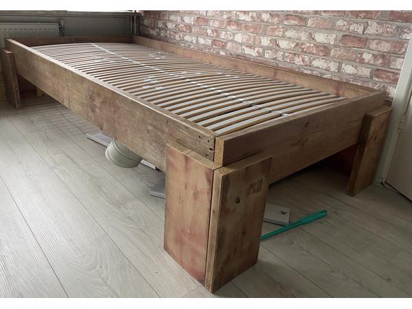 Steigerhouten 1 persoons bed