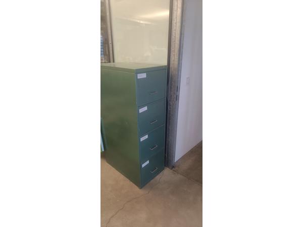 Stalen archiefkast