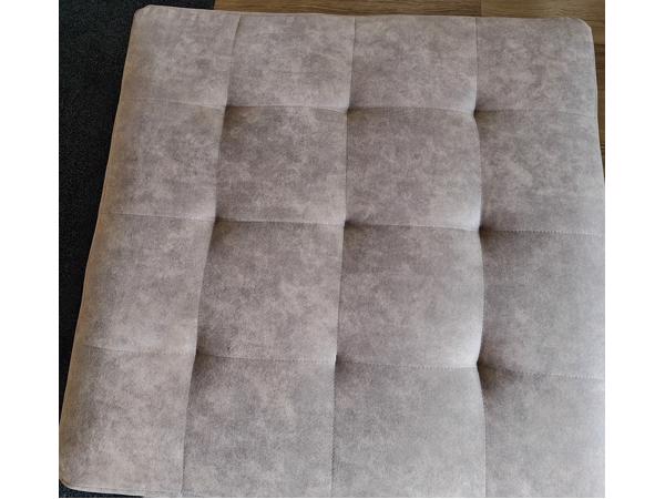 Te koop: 2 grote hockers