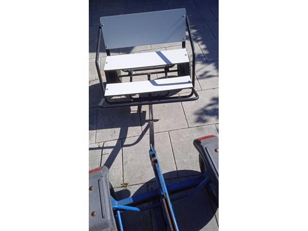 2 aanhangers voor een mammoet skelter