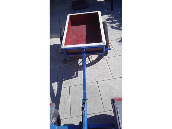 2 aanhangers voor een mammoet skelter