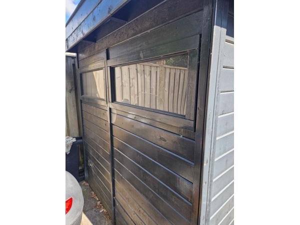 Tuinhuisje, nog te gebruiken voor onderdelen of hout
