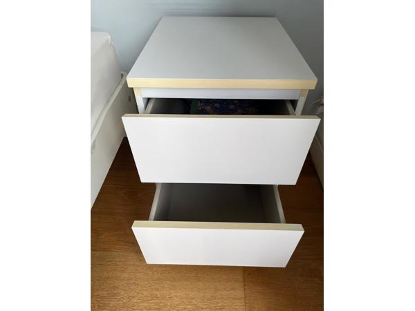 twee IKEA Ladeblokjes