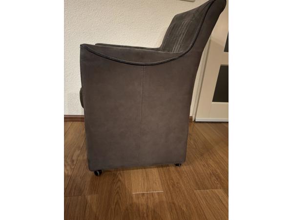 6 eetkamerstoelen met wielen