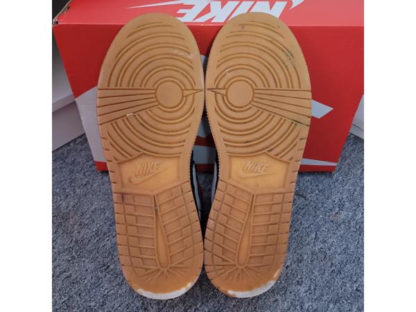 Air Jordan 1 Mid SE Christmas
