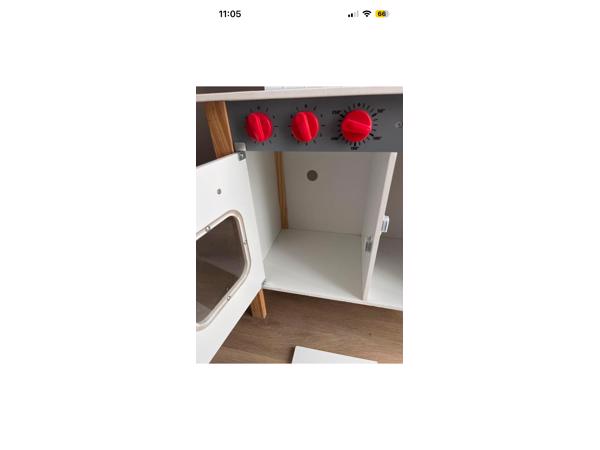 Speelkeukentje deels kapot