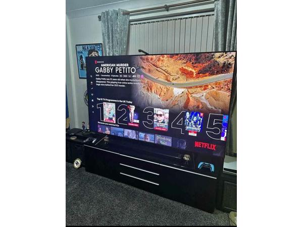 Qled tv in excellent condition