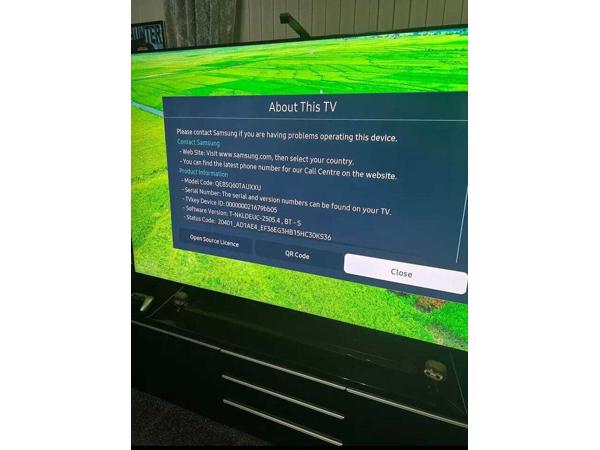 Qled tv in excellent condition