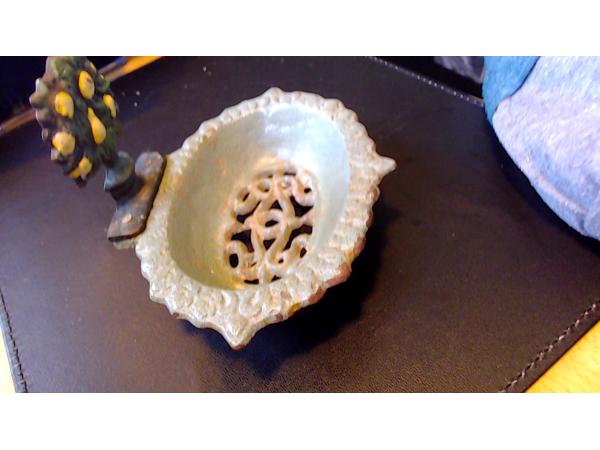 Gietijzeren Zeepbakje  Art Nouveau periode