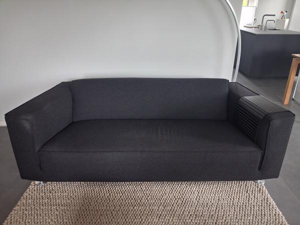 2 1/2 zits bank. Antraciet. Design on stock.