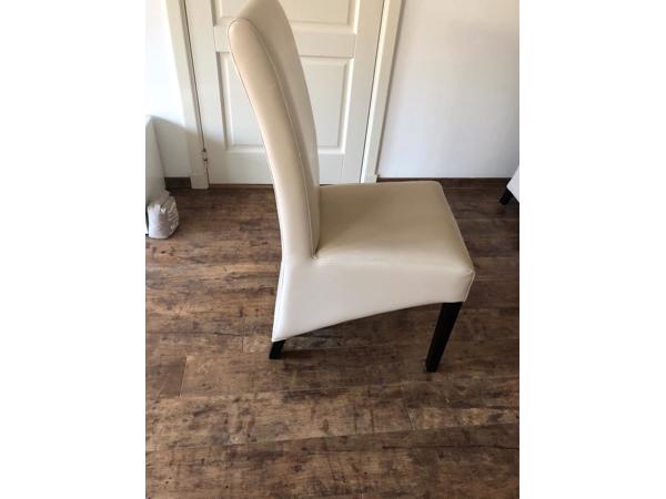 6 eetkamerstoelen, beige, gratis af te halen in Dordrecht in Eetkamerstoelen in Tiel Huis en Inrichting, Overig Markanda
