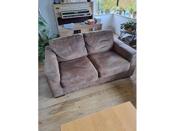 Complete zithoek aangeboden