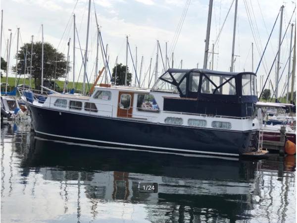 Woonboot / Motorkruiser 14m vaarklaar