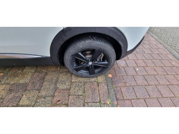 Velgen zwart netjes en onbeschadigd