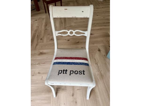 2 eetkamer stoeltjes