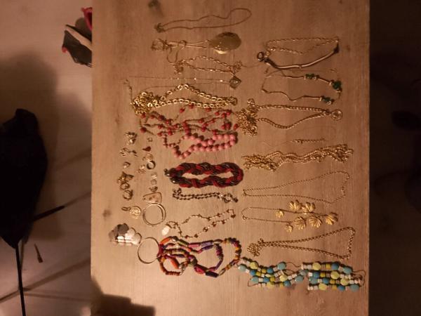 Lot vintage sieraden